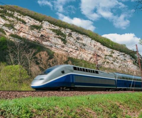 Fresh France strike action triggers new FCDO travel warning