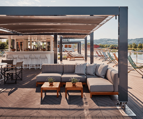 Riverside Mozart Deck Bar