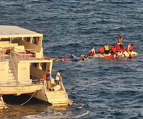 Carnival_Dream_Rescues_17_People.jpg