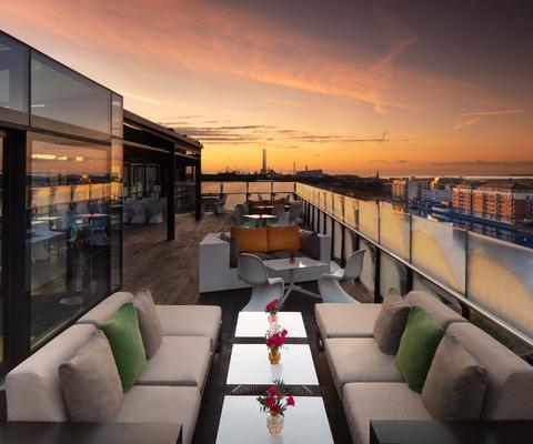 Anantara_The_Marker_Dublin_Hotel_Rooftop_Bar_Hero_METhumb.fotor.jpg