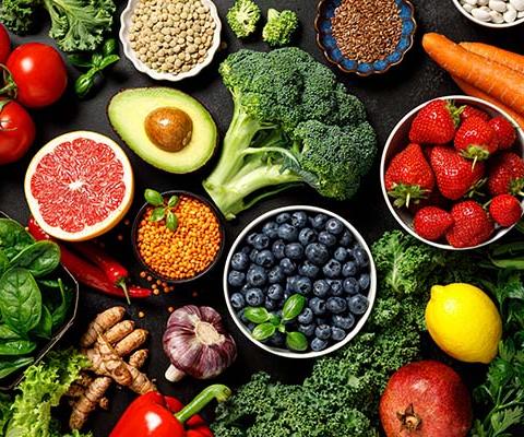 Eating less meat and more fruit and veg can significantly lower carbon emissions