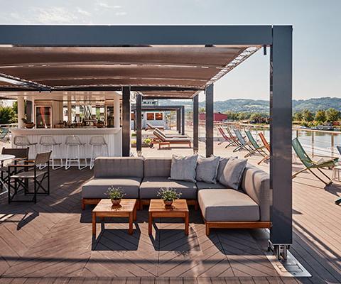 The Deck Bar on Riverside Mozart