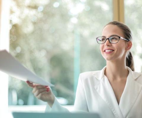 Travel agents top pay rise league.jpg