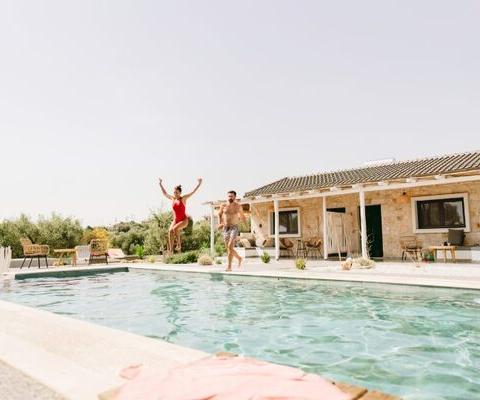 Thousands of UK agents sign up for access to villa firm's white-label product