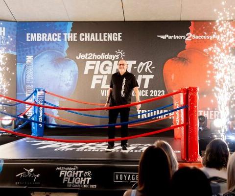 Alan_Cross_Jet2_Jet2holidays_conference_2023_Antalya_TRADE_C.jpg