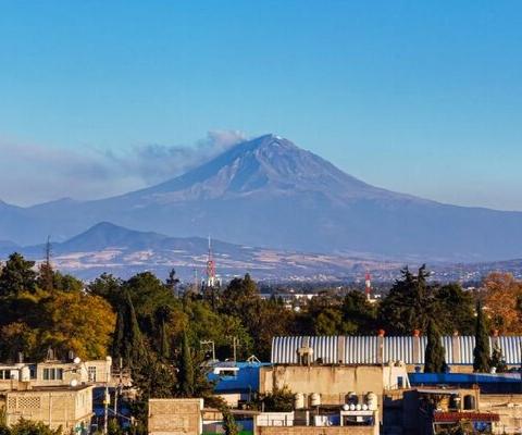 Popocatepletl_Popocatepetl_Mexico_volcano_iStock-1989668604_1.jpg