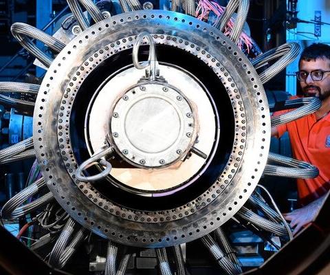 EasyJet hydrogen-testing-at-dlr-cologne_53205560604_o.jpg