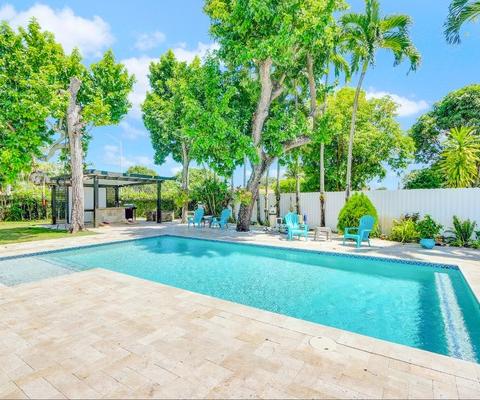 Oliver’s Travels expands into Florida