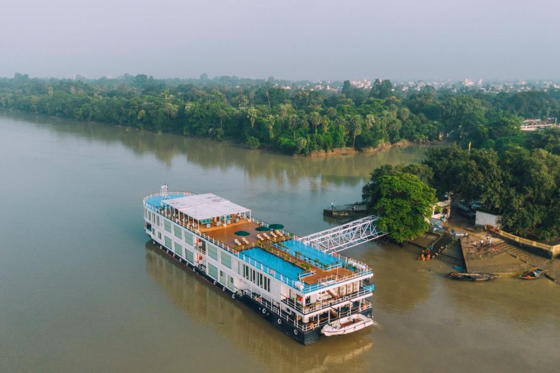 Boat on river Boat on River Ganges