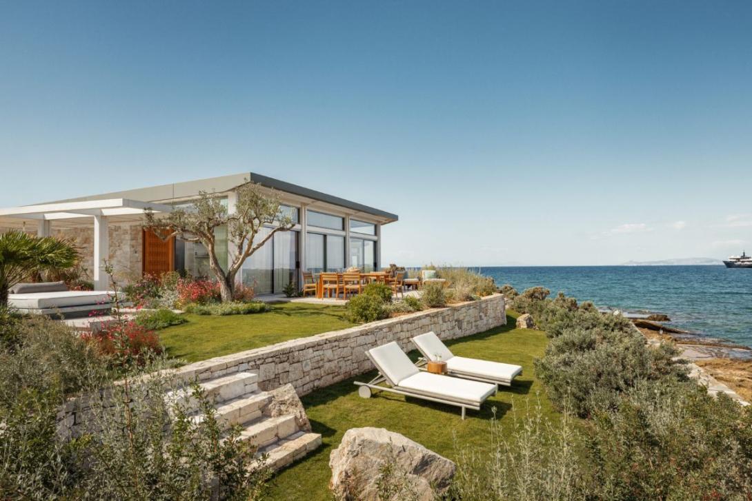 Villa overlooking sea