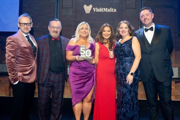 Agent cautions others against becoming too reliant on 'shouty' Facebook