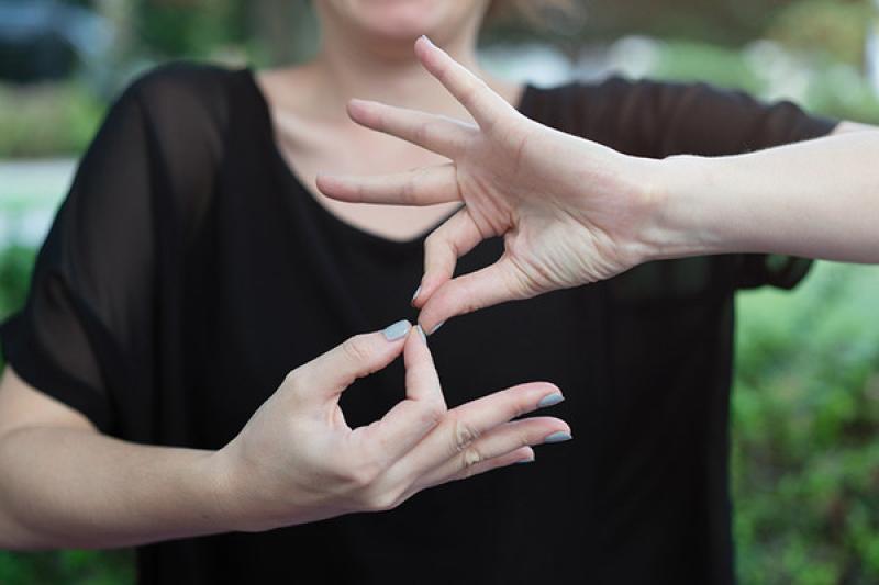 Sign language, accessibility