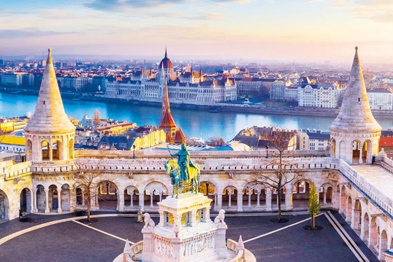 Budapest, Titan Travel