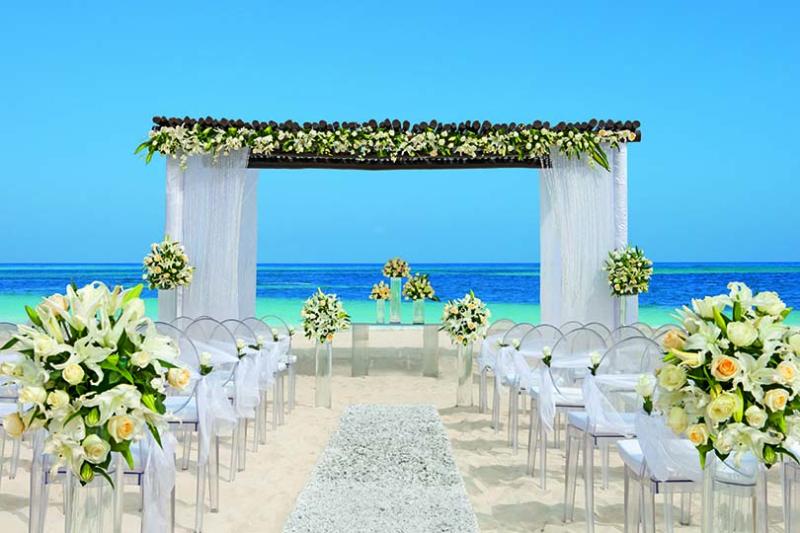 How to upsell a wedding booking
