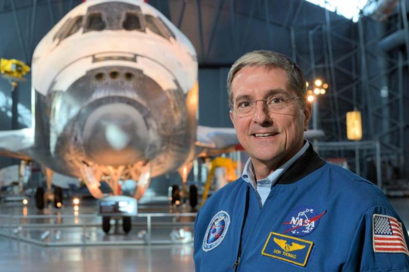 Don Thomas with Discovery at Udvar Hazy, TTG Florida Fest.jpg