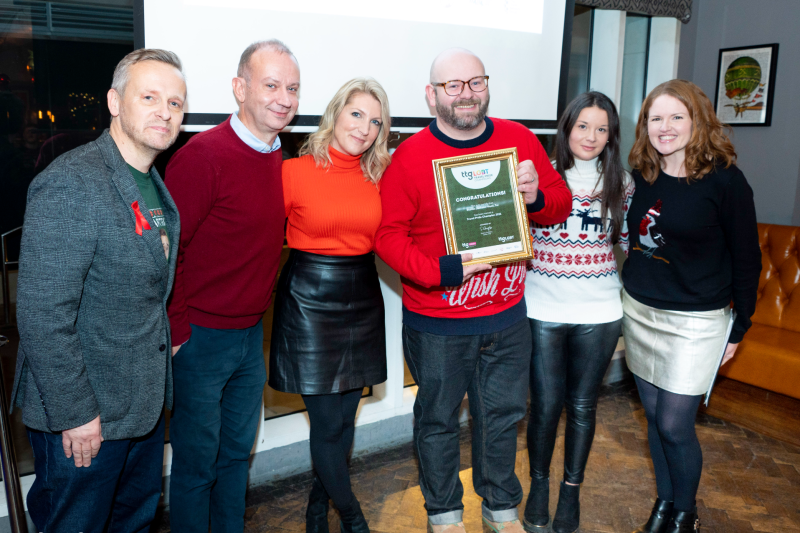 Tui's Steven Jackson-Hunt receives his award