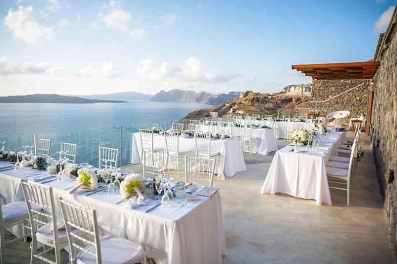 Sonia and James had their wedding at Cavo Ventus Luxury Villa in Akrotiri