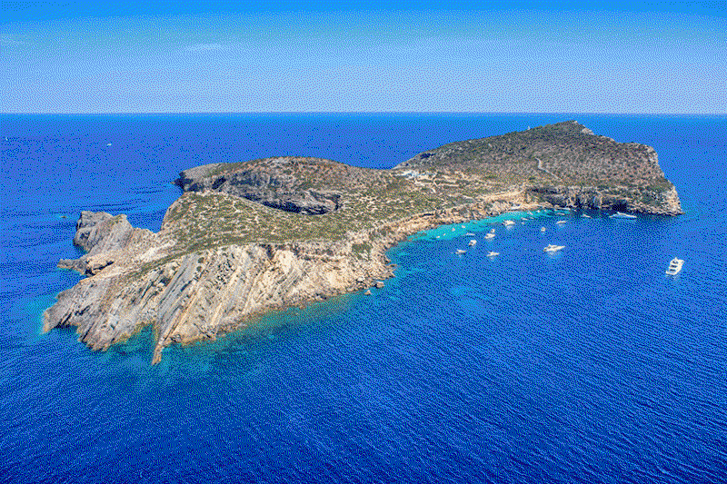 Hiring the whole island will come with Mandarin Oriental services 