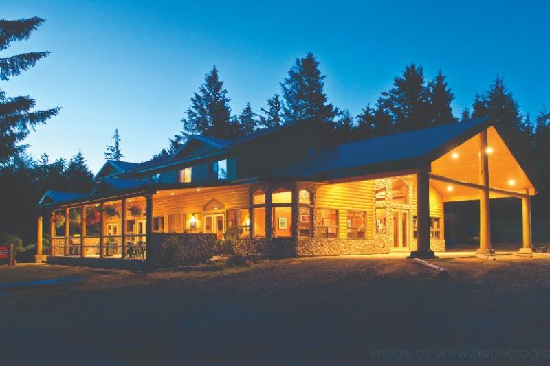 Haida House specialises in authentic indigenous cultural adventures