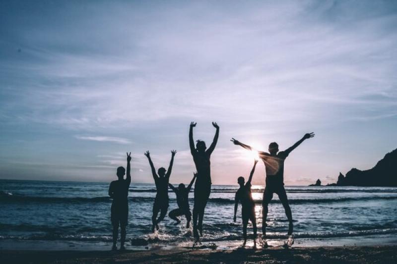 Family Beach Sun Fun pexels-bayu-jefri-1387037 (Credit: Bayu Jefri / Pexels)