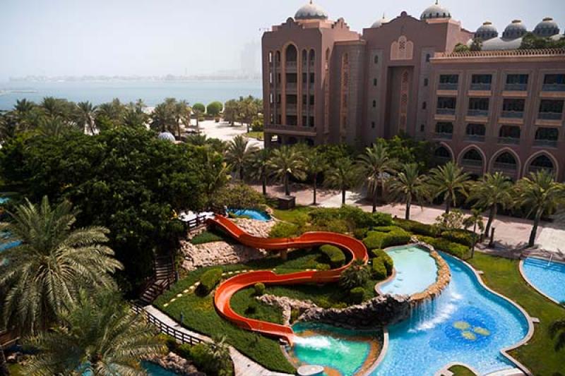 The pool by the Mandarin Wing 