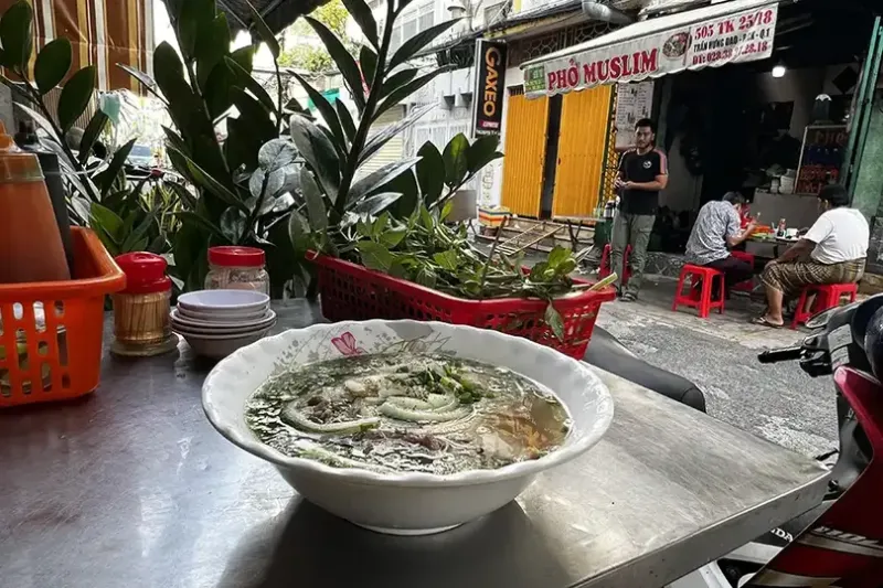 Halal beef pho