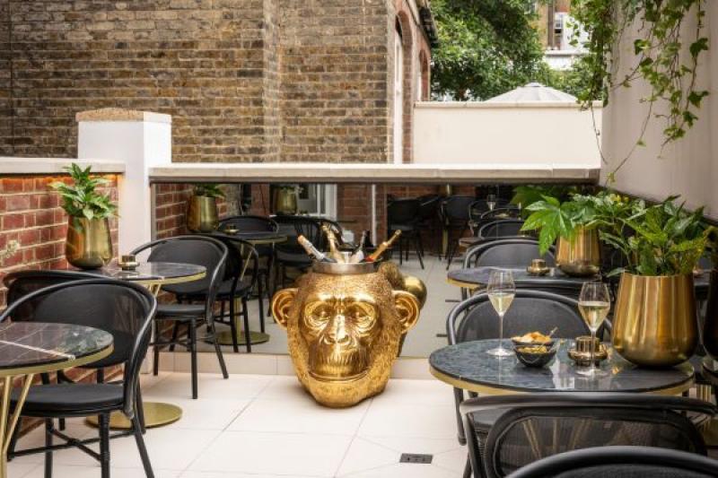 Ellen Kensington Cigar Bar