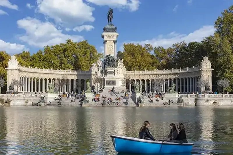 Get ideas for outdoor activities, such as strolling around El Retiro Park 