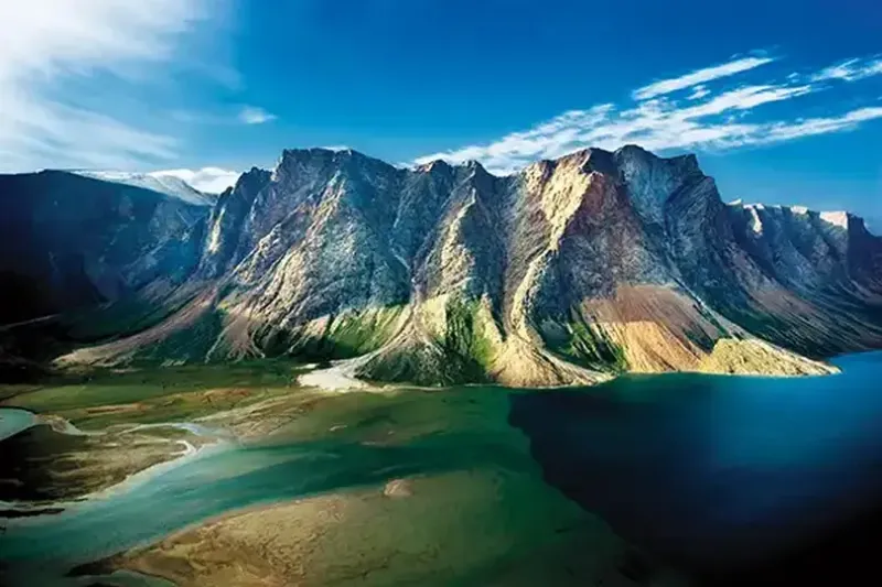 The Torngat Mountains National Park. Credit: Newfoundland and Labrador Tourism / Barrett MacKay 