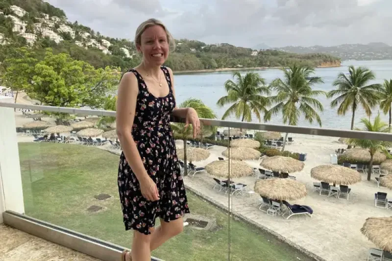 Katherine_Masters_at_Windjammer_Landing © Katherine Masters