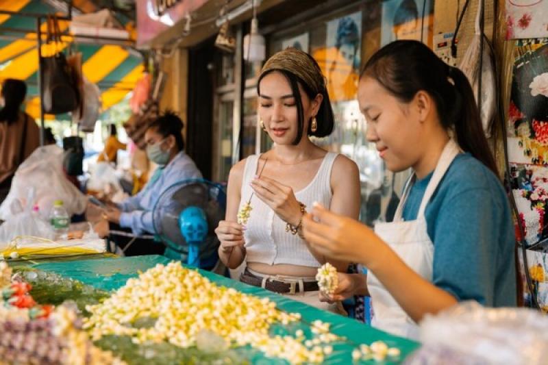 How can – and should – the travel trade respond to the problem of economic leakage?