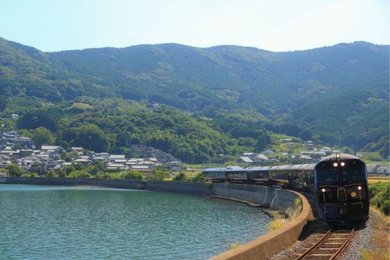 Kyushu Railway Company's luxury train, The Seven Stars