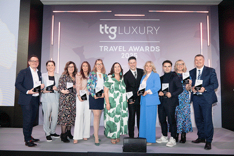 Grecotel-Winners-stage-pic.gif
