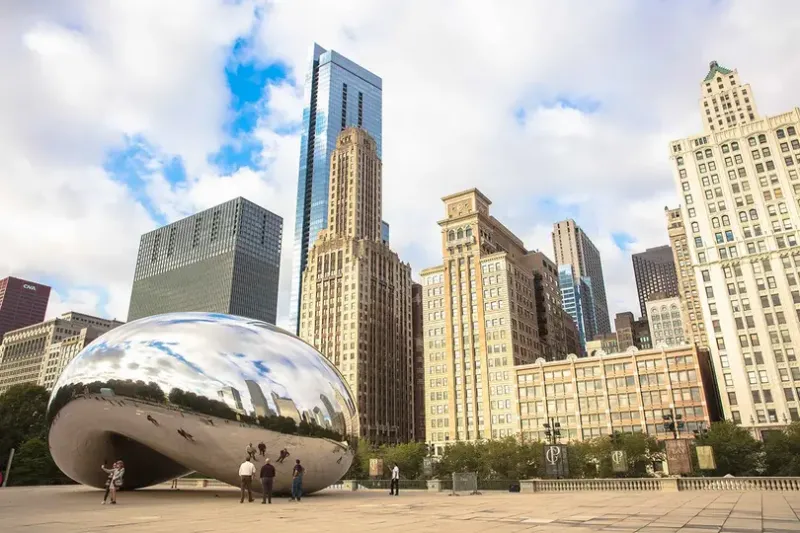 Gold Medal sales consultant Josephine Lucht joined a Brand USA MegaFam visiting Chicago, IL, which features on Route 66. Photo: Brand USA/VisittheUSA.com