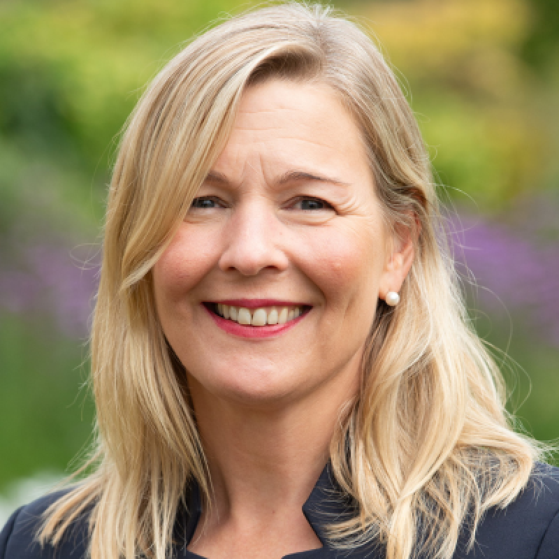 Dr Anke Winchenbach, University of Surrey