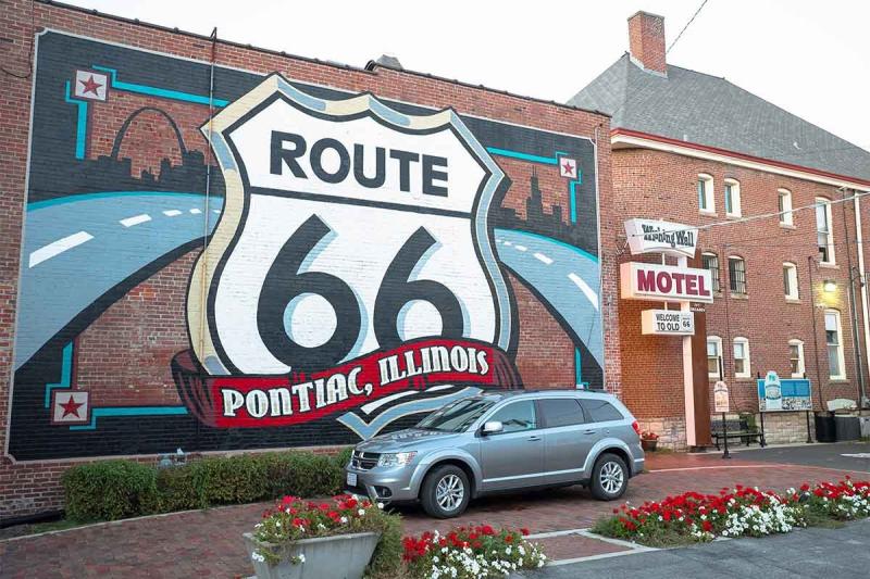 Clients should look out for kitsch memorabilia along Route 66