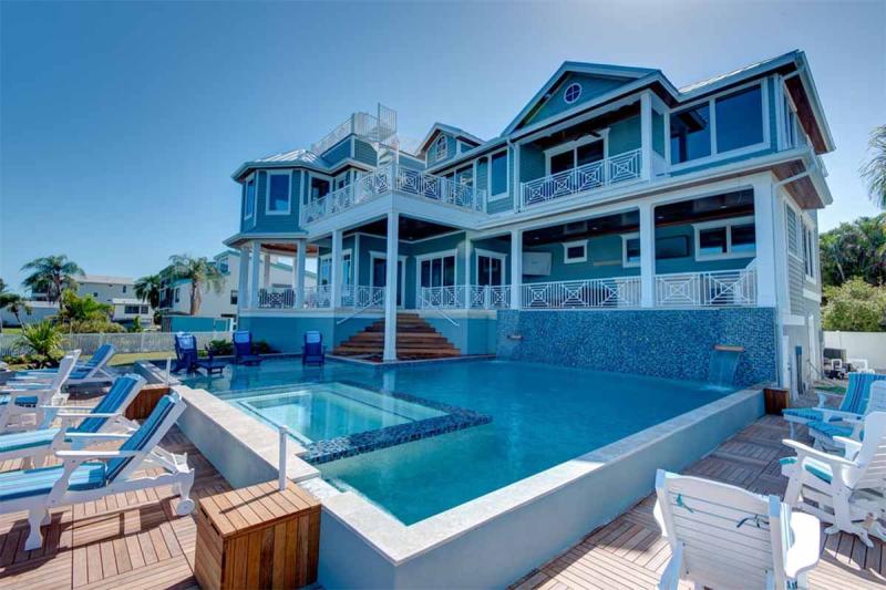 Accommodation in Mandalay Bay on Anna Maria Island