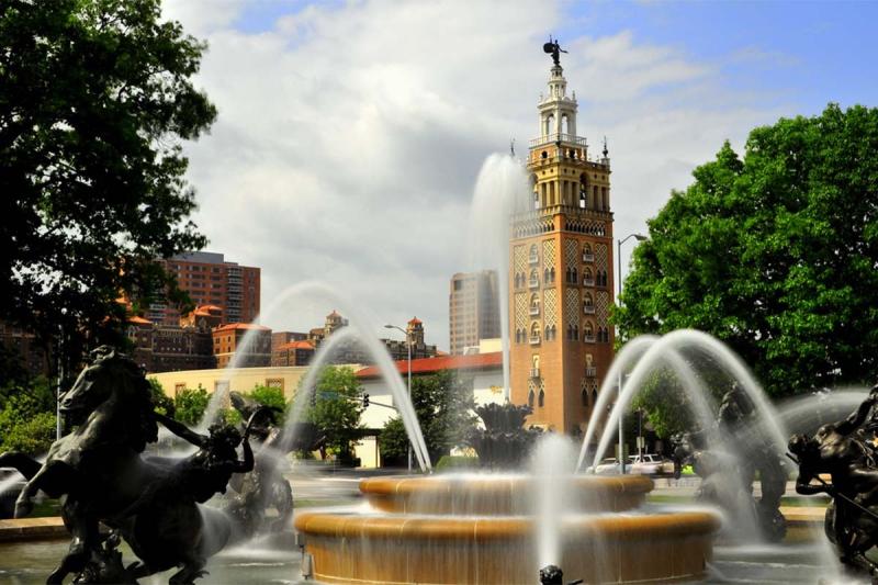 The Mill Creek Park Fountain is a popular spot for visitors to take photos in Kansas City