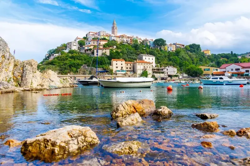7. A sixth Croatian yacht cruise itinerary has been added to the agenda