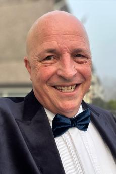 Simon Morgan Headshot