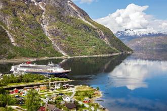 Mark with Artist's Impression of Fred Olsen livery - Borealis in Eidfjord